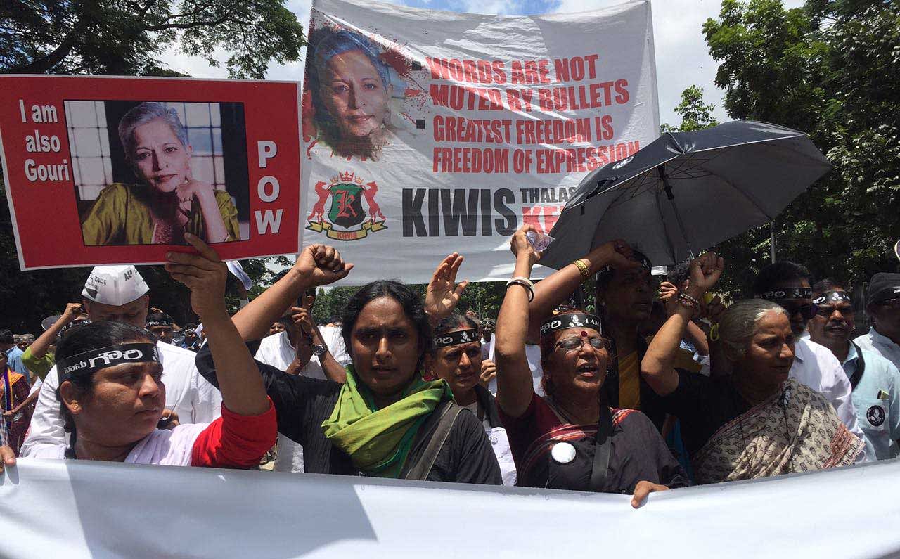Prominent activists such as renowned environmentalist Medha Patkar and social activist Kavita Krishnan are leading the march that is to culminate at the Central College Grounds in Bengaluru. DH Photo.