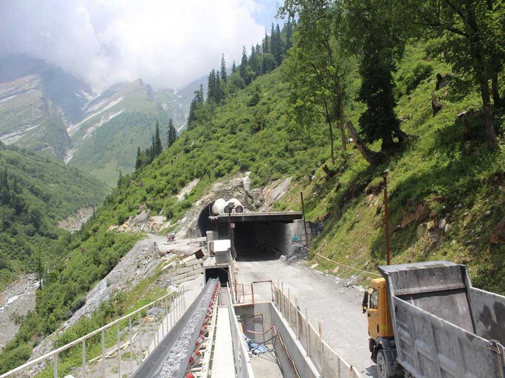 A view of the Rohtang Tunnel. Babli Thakur.
