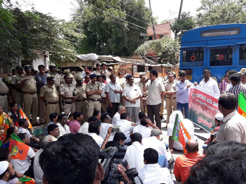 The protesters, led by the BJP's Malleswaram MLA C N Ashwath Narayan and former deputy mayor S Harish, urged the police to withdraw the notice.
