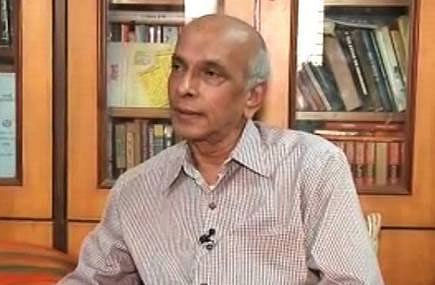 Noted journalist, acclaimed writer and progressive thinker Arun Sadhu passed away in Mumbai on Monday. He was 76. He is survived by wife Aruna, a renowned social worker, and daughters Shefali and Suvarna. Picture courtesy Twitter