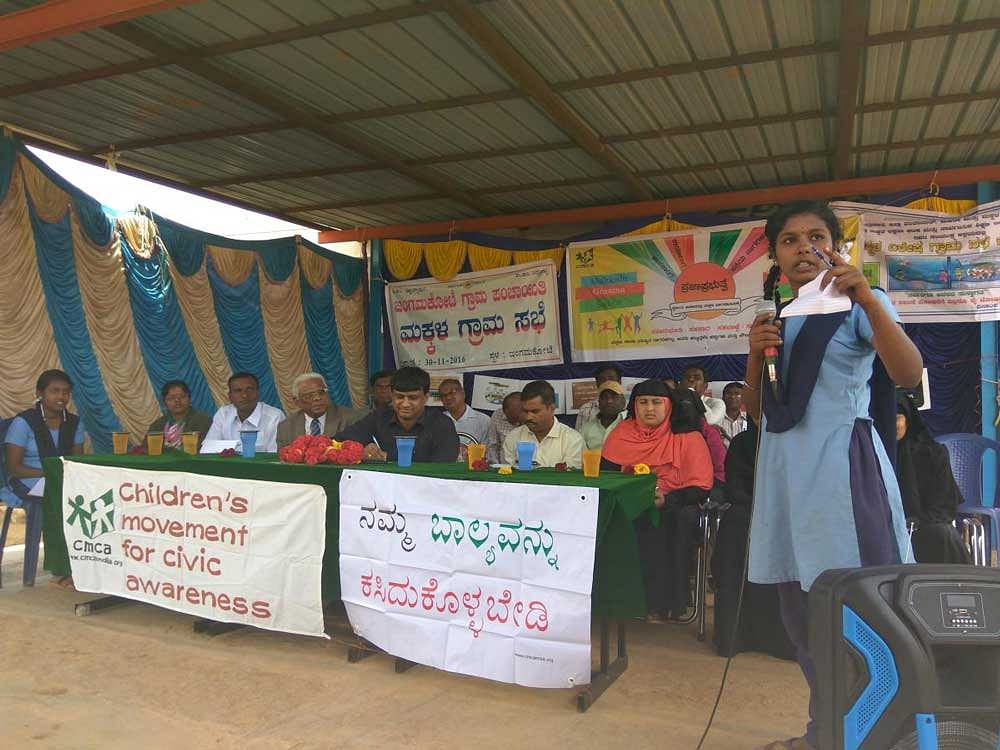 Children at a Makkala Gram Sabha.