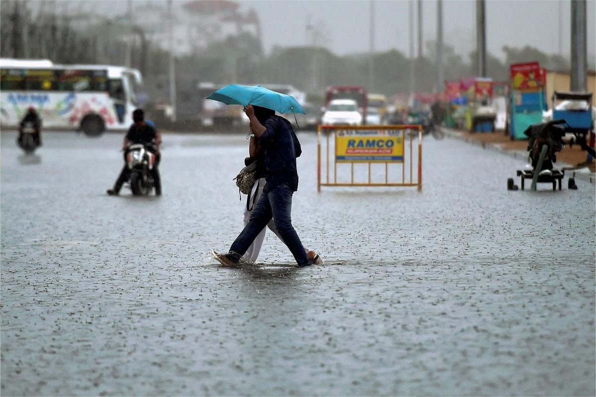 One killed as heavy rain pounds Tamil Nadu