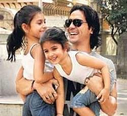 Arjun Rampal with his daughters