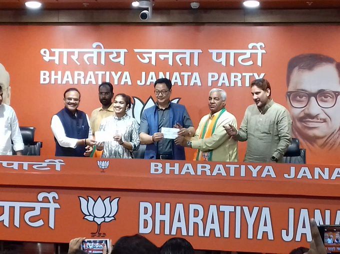 They joined the Bharatiya Janata Party in the presence of Sports and Youth Affairs Minister Kiren Rijiju, party's general secretary in-charge of Haryana Anil Jain and its state chief Subhash Barala. (BJP/Twitter)