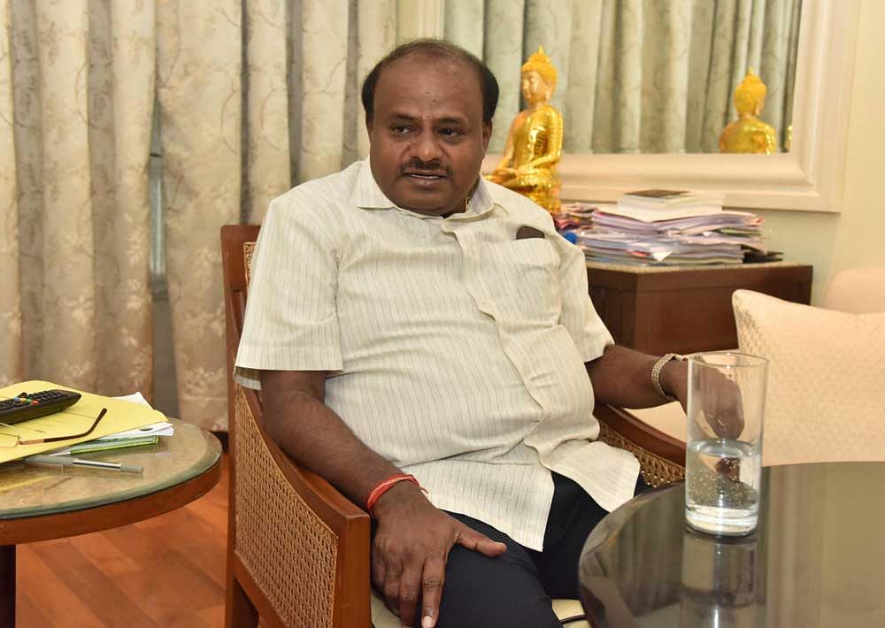 Chief Minister H D Kumaraswamy on Saturday held a meeting of the JD(S) legislature party to discuss among others things forging an alliance with the Congress in urban local bodies (ULBs) which have witnessed a hung verdict in the recent elections. DH file photo