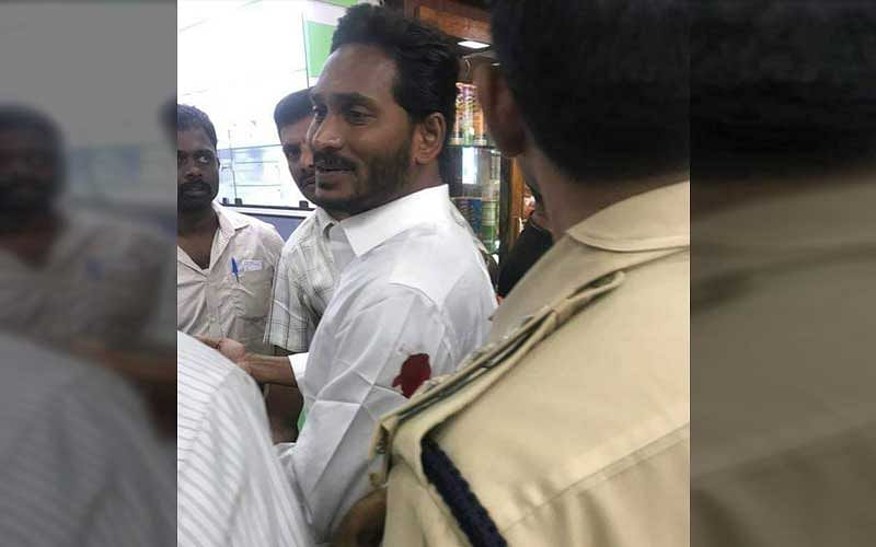 Jaganmohan Reddy was on his way to Hyderabad after breaking his ongoing padayatra to attend court here on Friday. (DH Photo)