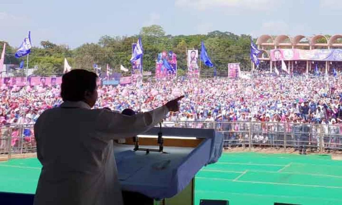 The Lokniti-CSDS opinion poll claims that the BSP may not be making "much headway but nonetheless showing potential of hurting" the prospects of Congress in Chhattisgarh while the votes it garners could determine whether the BJP will retain Madhya Pradesh (MP).