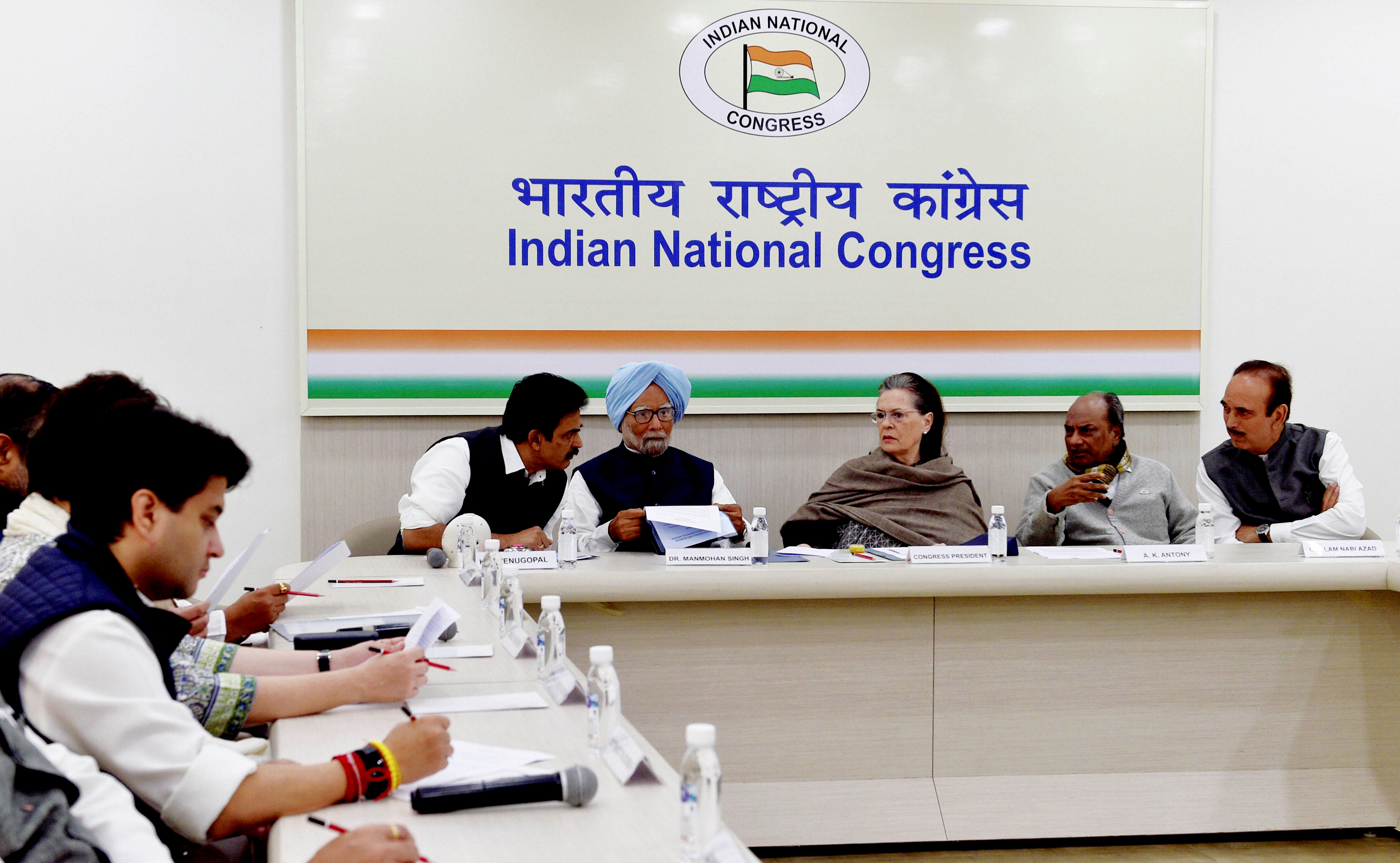 Congress President Sonia Gandhi (3R), party leaders Manmohan Singh, A K Anthony, Ghulam Nabi Azad, KC Venugopal and others during the Congress Working Committee (CWC) meeting to discuss the prevailing situation in northeast Delhi, at AICC headquarters in New Delhii. (PTI Photo)