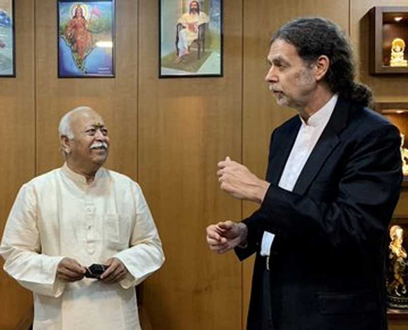 German Ambassador to India Walter J Lindner with RSS chief Mohan Bhagawat. (Image: Twitter/@AmbLindnerIndia)
