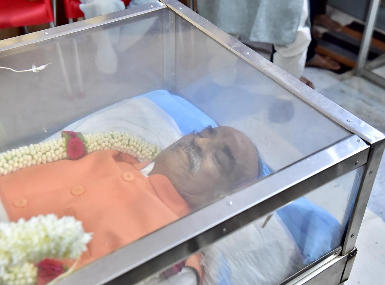 The mortal remains of Union Minister for Chemicals and Fertilizers and Minister of Parliamentary Affairs H N Ananth Kumar.