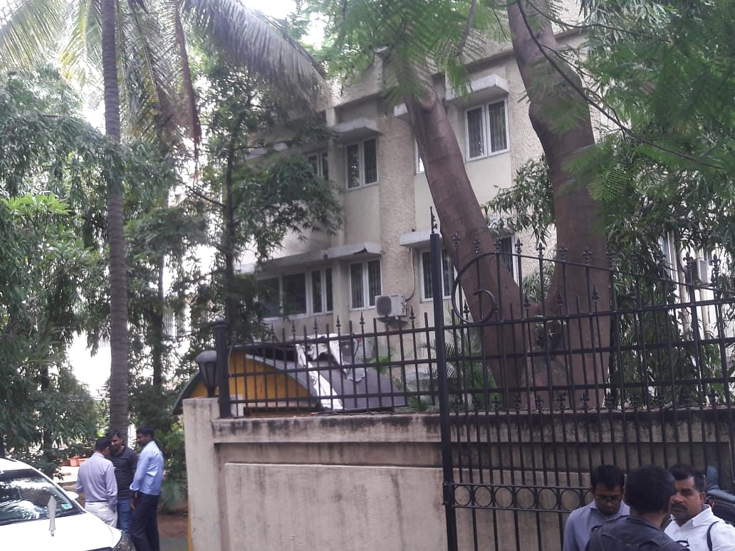 CBI raids Bengaluru city's formal police commissioner's official residence in phone tapping case. (DH Photo)
