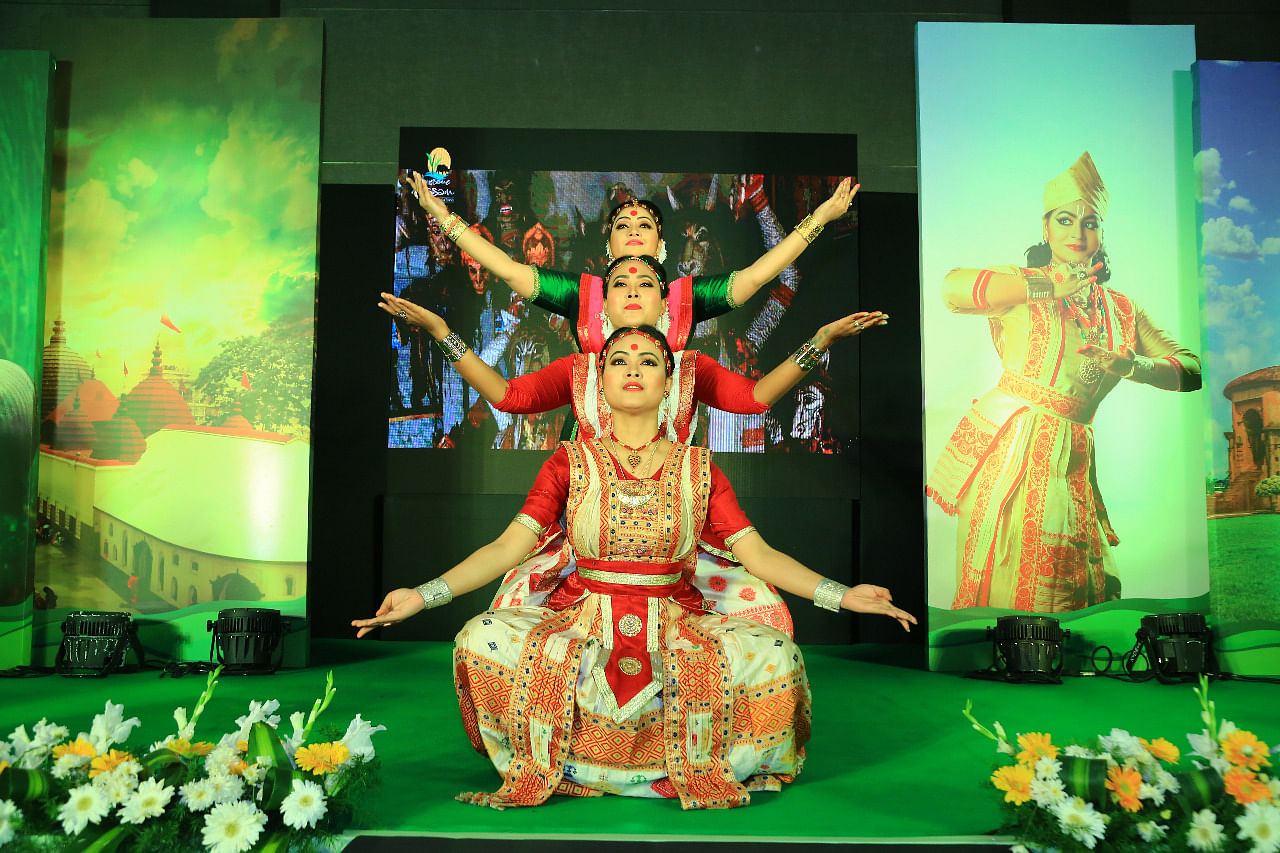 Dance performance in Bengaluru organised by Assam tourism department on Friday. (DH Photo)