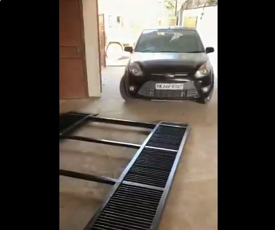 Brilliant car parking hack. (Video screengrab)
