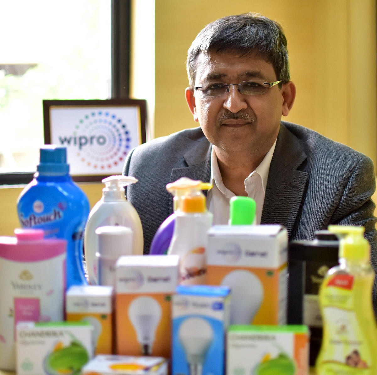 Vineet Agrawal displays the ranhe of Wipro's consumer care and lighting products. DH Photo by B H Shivakumar