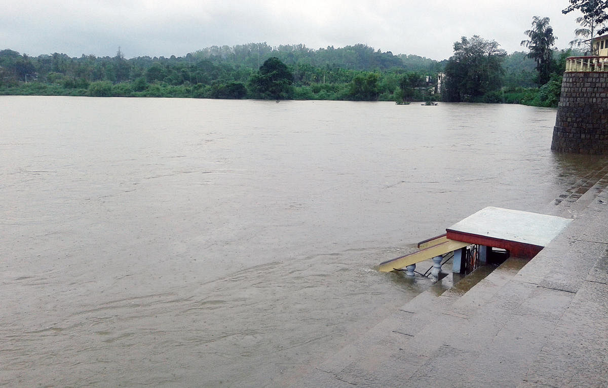 The marooned Kappeshankara Temple of Sharada Mutt in Sringeri.