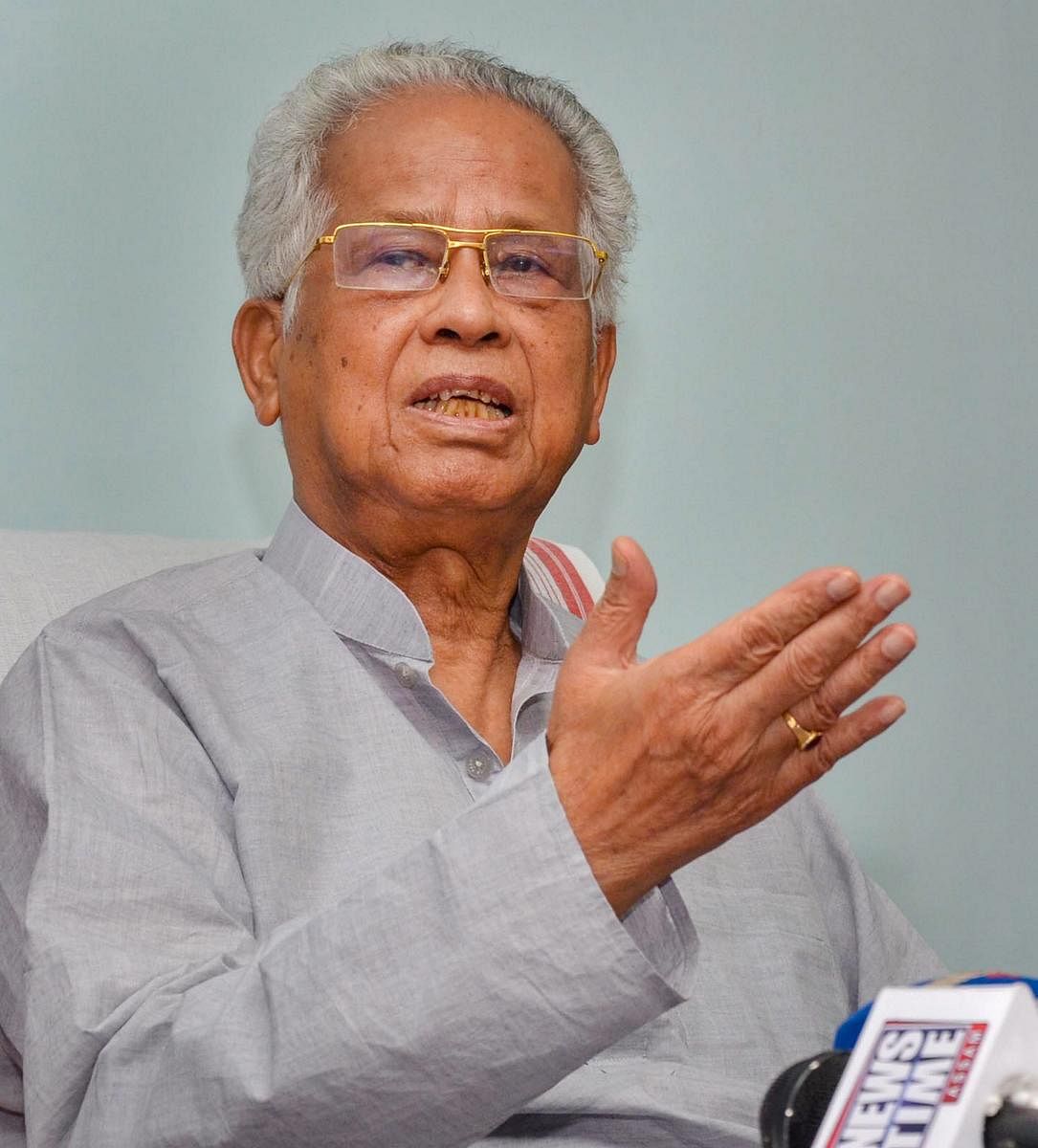 Guwahati: Former Assam chief minister Tarun Gogoi addresses a press conference regarding the National Register of Citizens (NRC), at New MLA hostel in Guwahati on Tuesday, July 31, 2018. The Final draft of state's National Register of Citizens was release