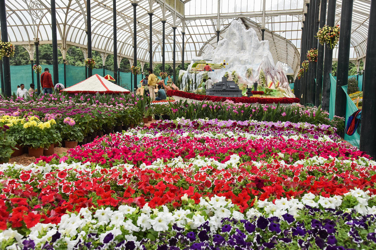 The twice-year, 10-day mega floral show will be open to visitors from August 9 to 18 and will feature several floral replicas representing Wadiyar's illustrious life and memories. (DH Photo)