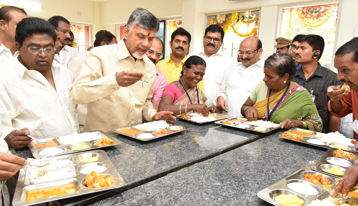 Andhra Pradesh Chief Minister N Chandrababu Naidu tastes food at an Anna Canteen in Vijayawada. (File Pic)