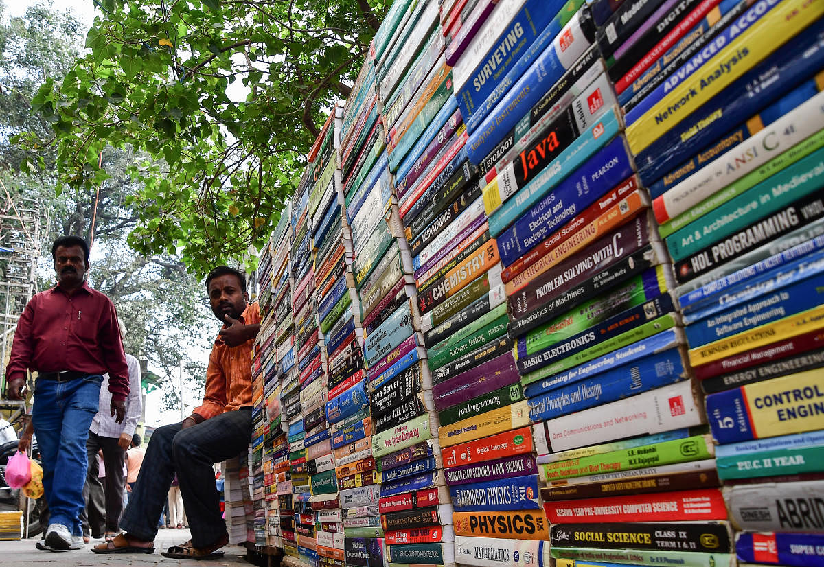AICTE has also given a list of over 500 books,recommended by a committee of experts, by Indian authors on various engineering subjects for consideration to the heads of higher education institutions.
