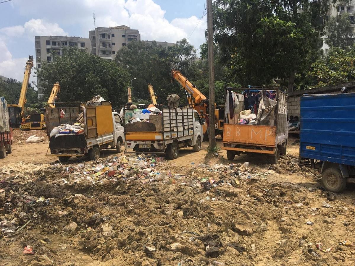 The irregular pick up of garbage has lead to several black points in the Bellandur ward.