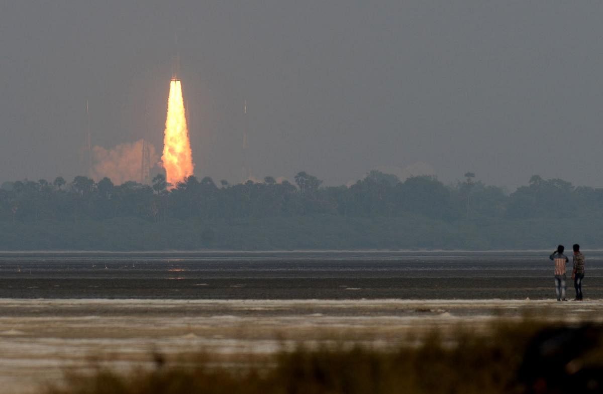 Indian Space Research Organisation's (ISRO) communication satellite GSAT-29, on board the Geosynchronous Satellite Launch Vehicle (GSLV-mark III-D2), launches in Sriharikota in the Indian state of Andhra Pradesh on November 14, 2018. (AFP Photo)
