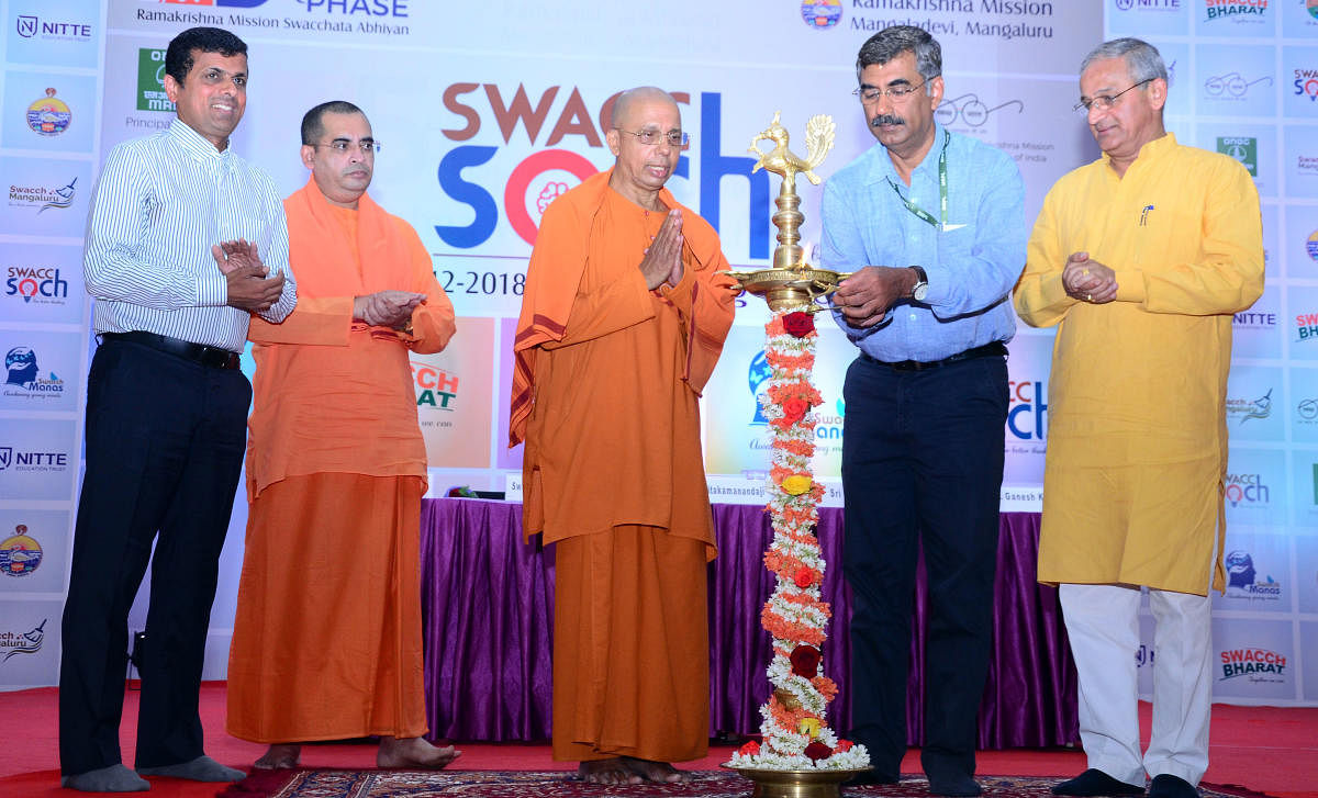 MRPL Group General Manager (HR) B H V Prasad launches Swacch Soch' campaign initiated by Ramakrishna Mission, Mangaluru as a part of the fifth phase of Swacchata Abhiyan, on Tuesday. Ramakrishna Mission Mangaluru Secretary Swami Jithakamanandaji, Vivekana