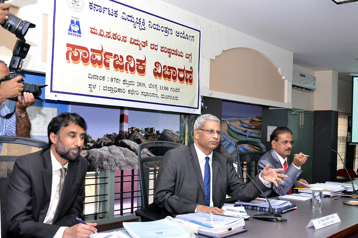 Karnataka Electricity Regulatory Commission (KERC) Chairman Shambhu Dayal Meena speaks at the public hearing on revision of tariff in Mangaluru on Thursday.