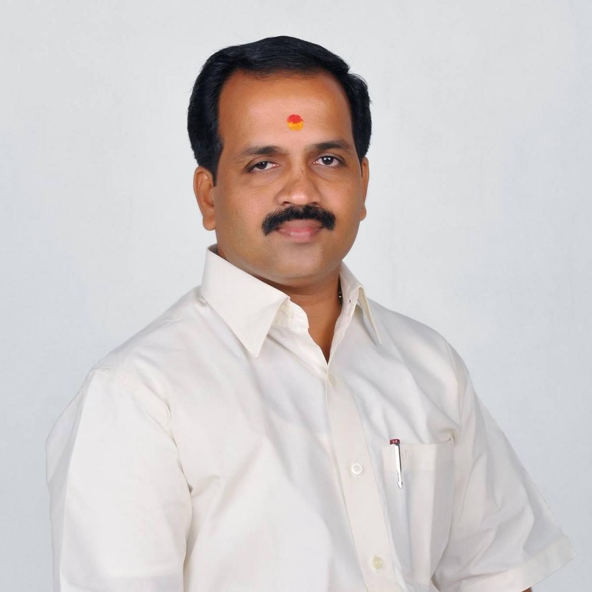 V K Sajeevan (BJP)Mullappally Ramachandran (Cong)K Muraleedharan (UDF)