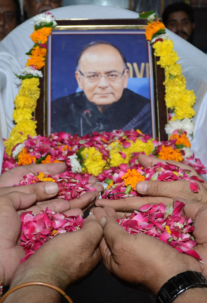 BJP members pay tribute to Arun Jaitley (AFP Photo)
