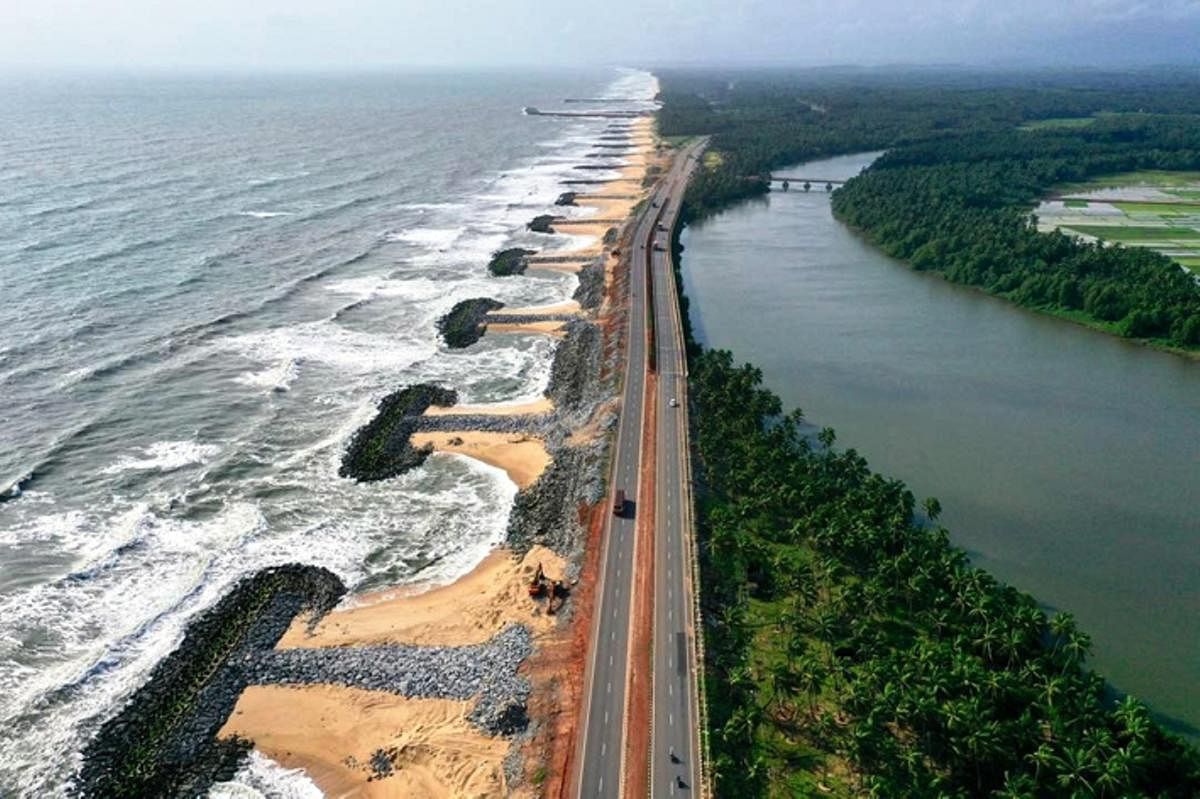 Groins constructed along the coast protect the national highway between Maravanthe-Trasi villages in Byndoor taluk of Udupi district. pic courtesy/YOUTUBE