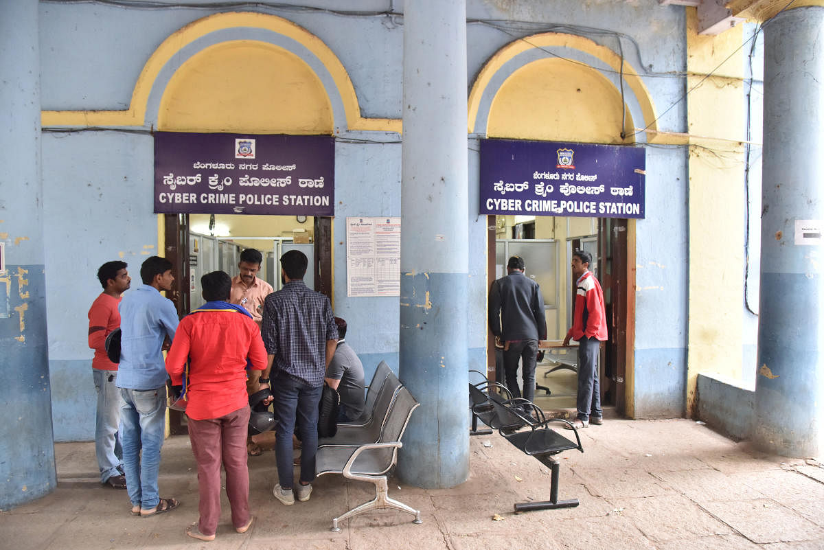 Computer registration of online frauds in Bengaluru was temporarily stopped in November after their numberscrossed 9,999. The limit has now been expanded to 99,999, but online complaint registration is yet to resume. dh Photo /Janardhan B K