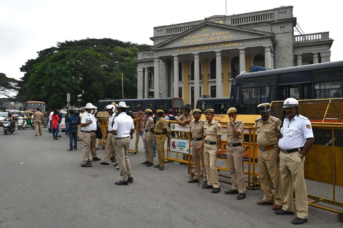 Police stand guard at the Town Hall where a demonstration against India's new citizenship law was to be held in Bangalore on December 19, 2019. (AFP Photo)