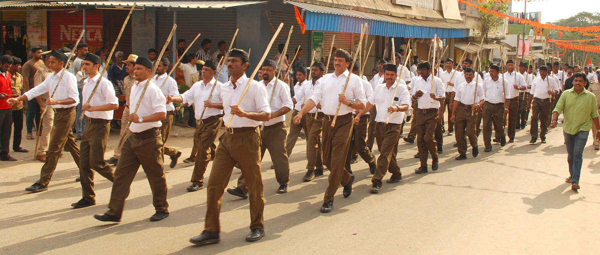 RSS voulnteers took out a route march in Ramanagara recently. dh file photo