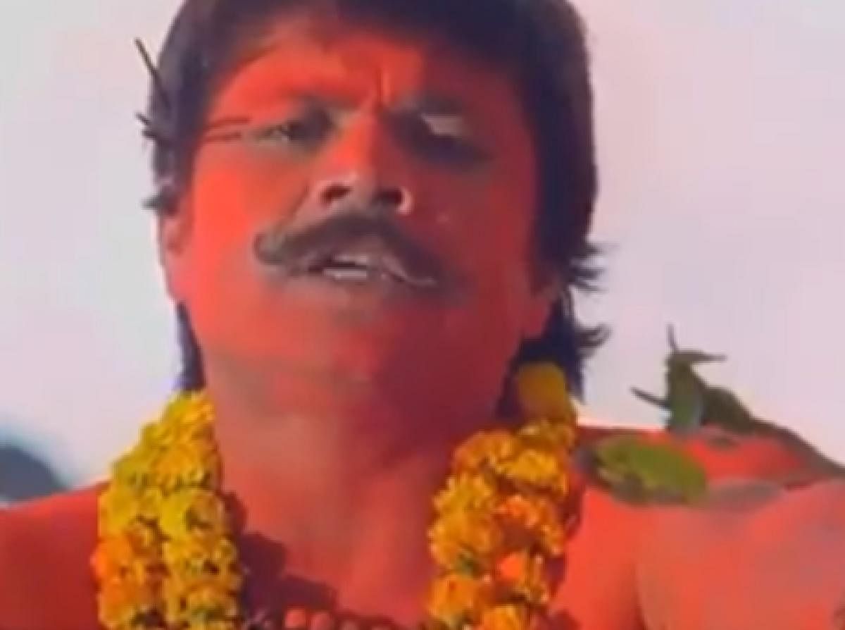 Rajpal Yadav in Akshay Kumar's Bhool Bhulaiyaa. (Credit: Youtube)
