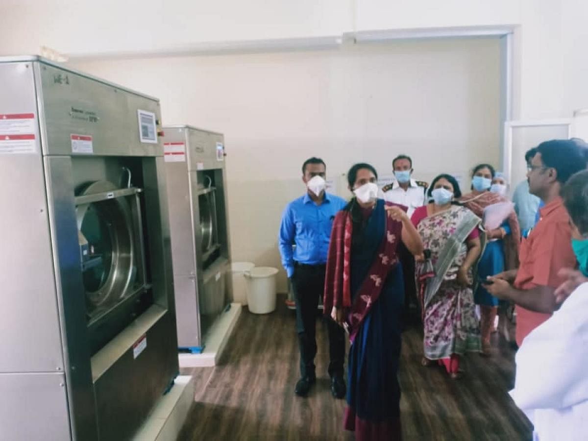 Deputy Commissioner Annies Kanmani Joy visits Ashwini Hospital in Madikeri on Wednesday. DH Photo