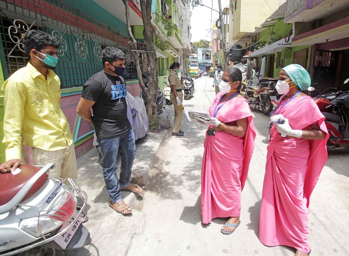 Bengaluru: ASHA workers during a door-to-door survey, to screen people for COVID 19 symptoms, during a nationwide lockdown imposed in wake of the coronavirus outbreak, in Bengaluru, Firday, April, 10, 2020. (PTI Photo) (PTI10-04-2020_000211B)