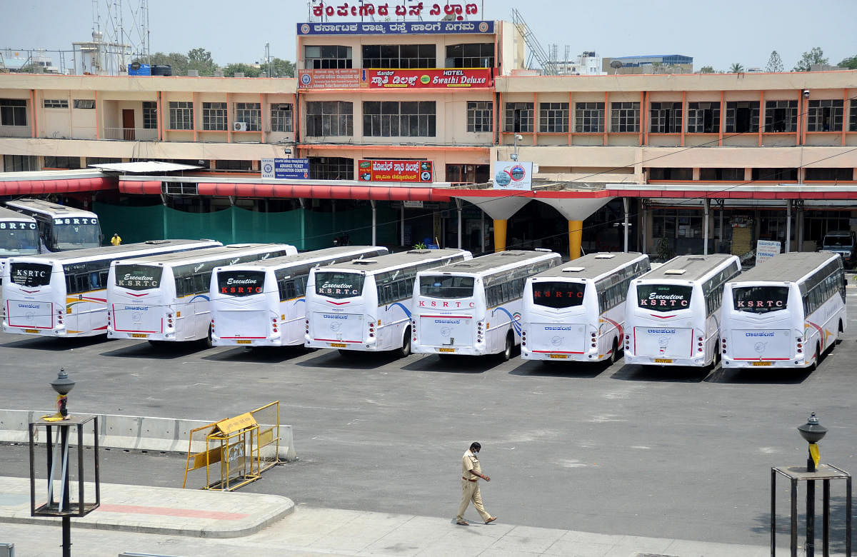 People were eager to know about the resumption of bus and taxi services, but the Centre left the decision to the states. DH Photo/Pushkar V
