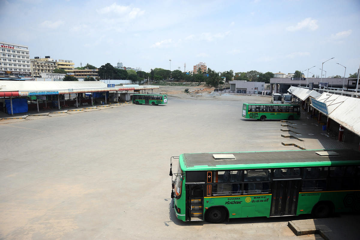 The KSRTC bus stand in Majestic, Bengaluru, wears a deserted look on Sunday. DH Photo/ Pushkar V