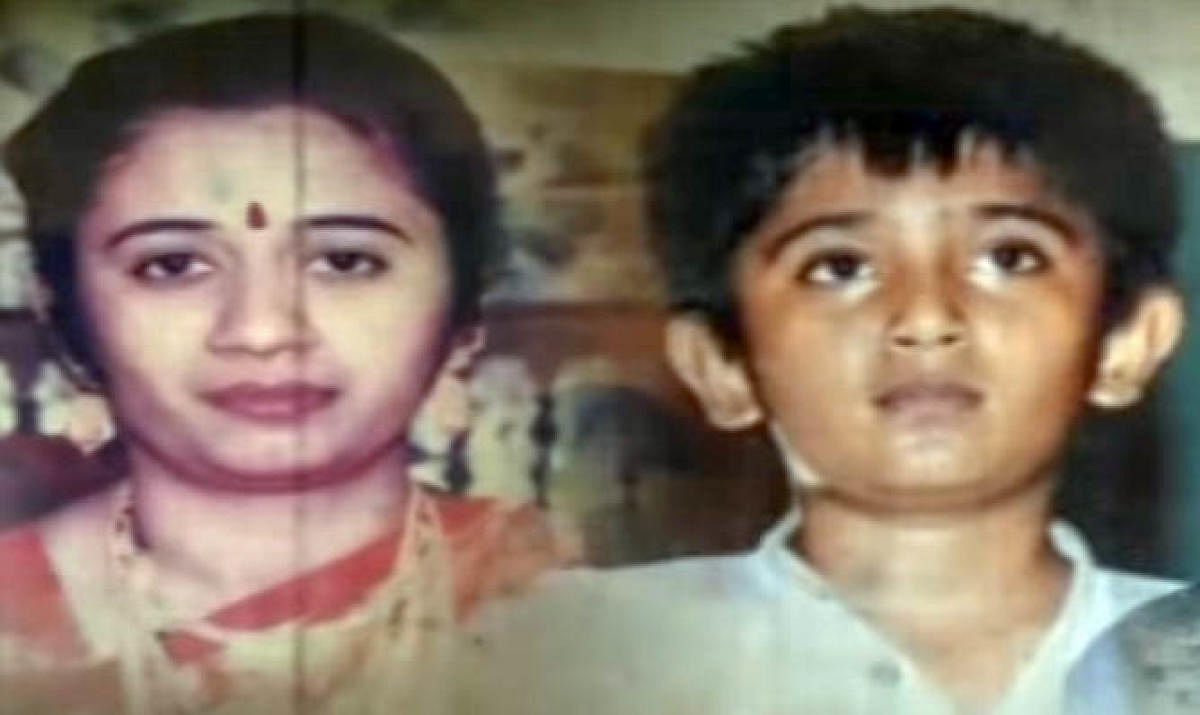 Chandan's wife Meena and their son Tushar