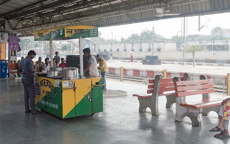 All stalls in railway stations to open