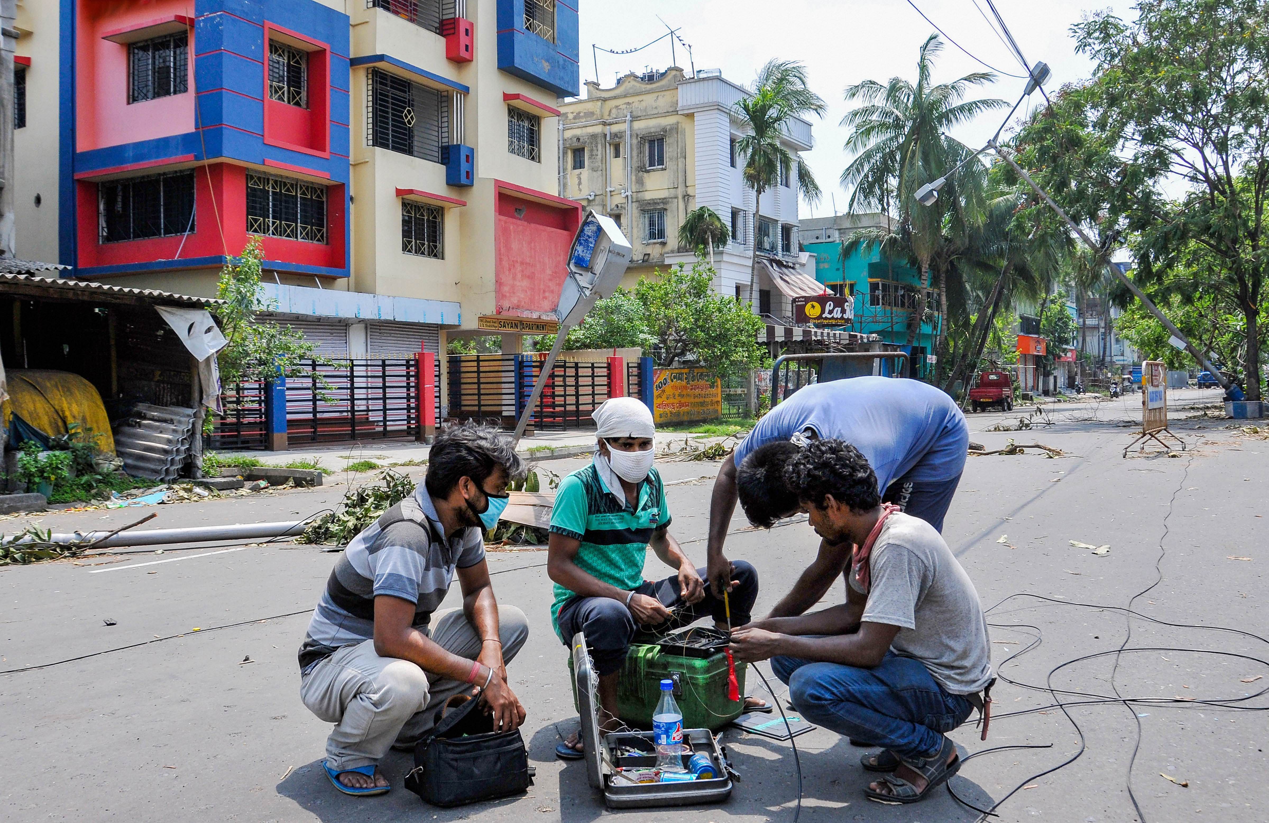 According to the Tower & Infrastructure Providers Association (TAIPA), power supply situation in Kolkata has improved immensely, but it will take a while for electricity to get stable. (Credit: PTI Photo)