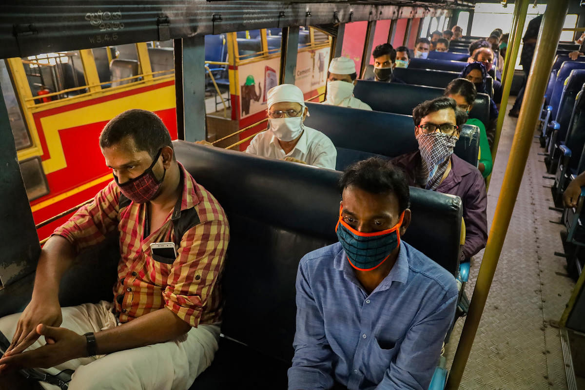People wearing facemask amid coronavirus lockdown (PTI Photo)