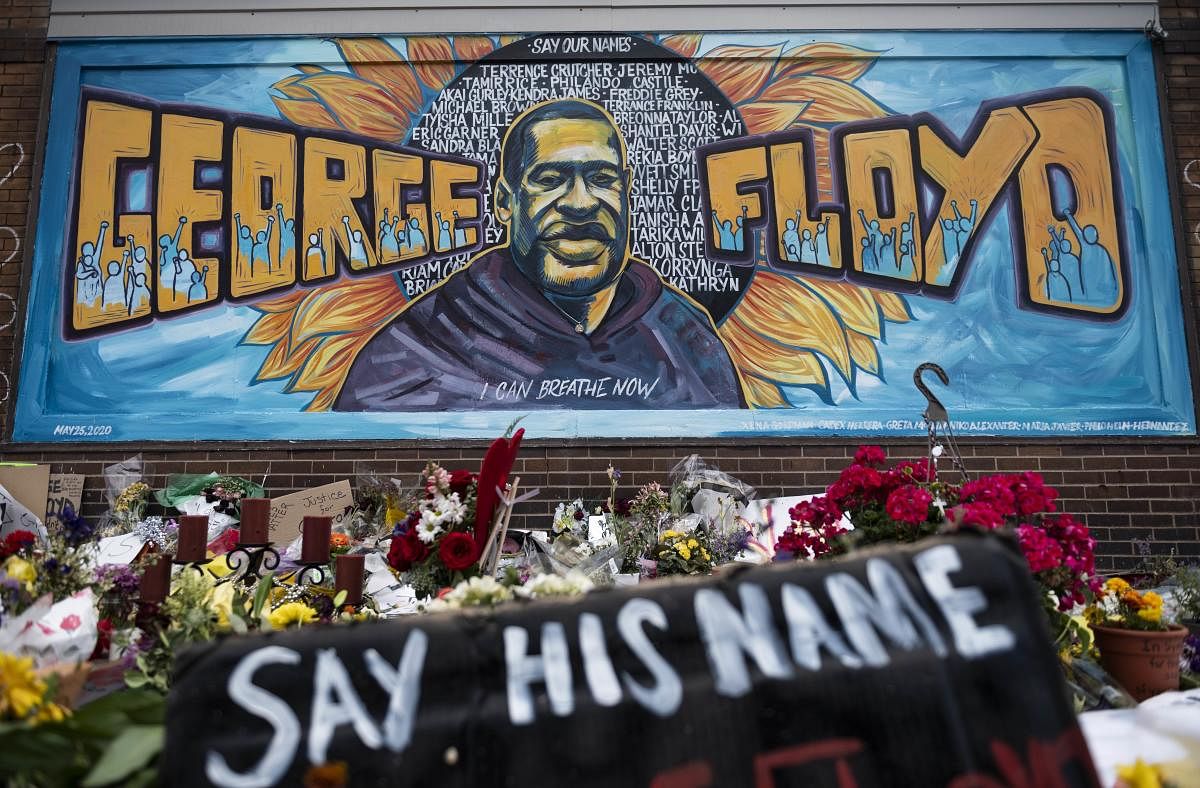  A memorial site where George Floyd died May 25 while in police custody, on June 1, 2020 in Minneapolis, Minnesota. (AFP Photo)