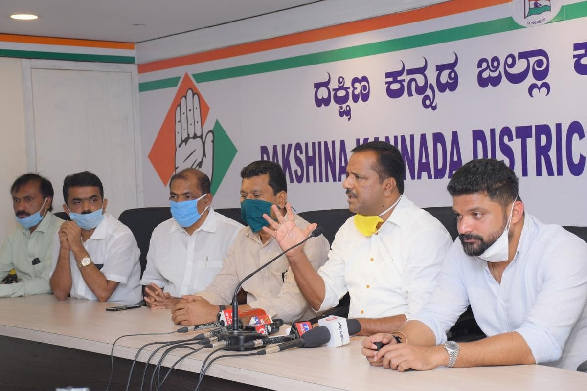 Former minister and MLA U T Khader speaks to mediapersons in Mangaluru on Wednesday. DH Photo