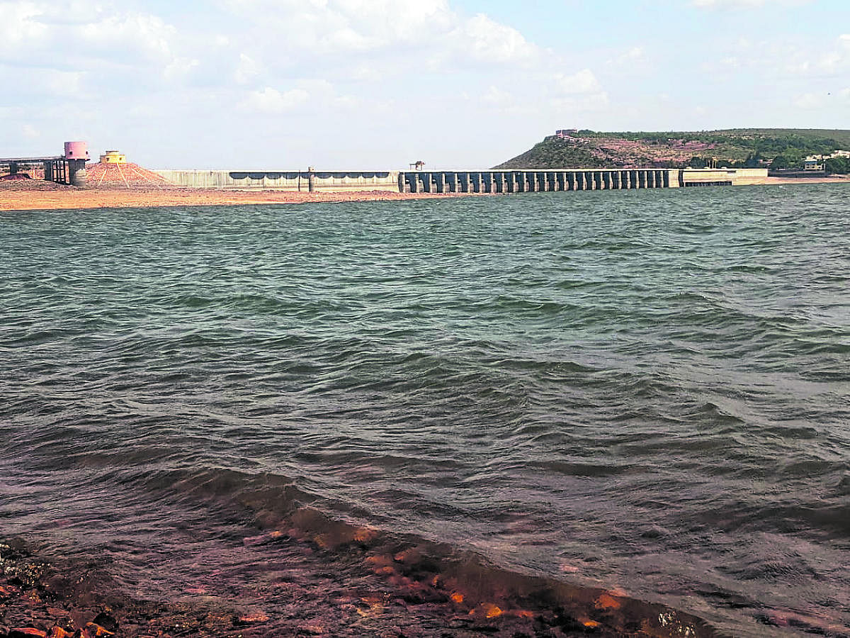 Almatti dam in its first inflows of the season, received 12,761 cusecs of water on Friday. DH PHOTO 