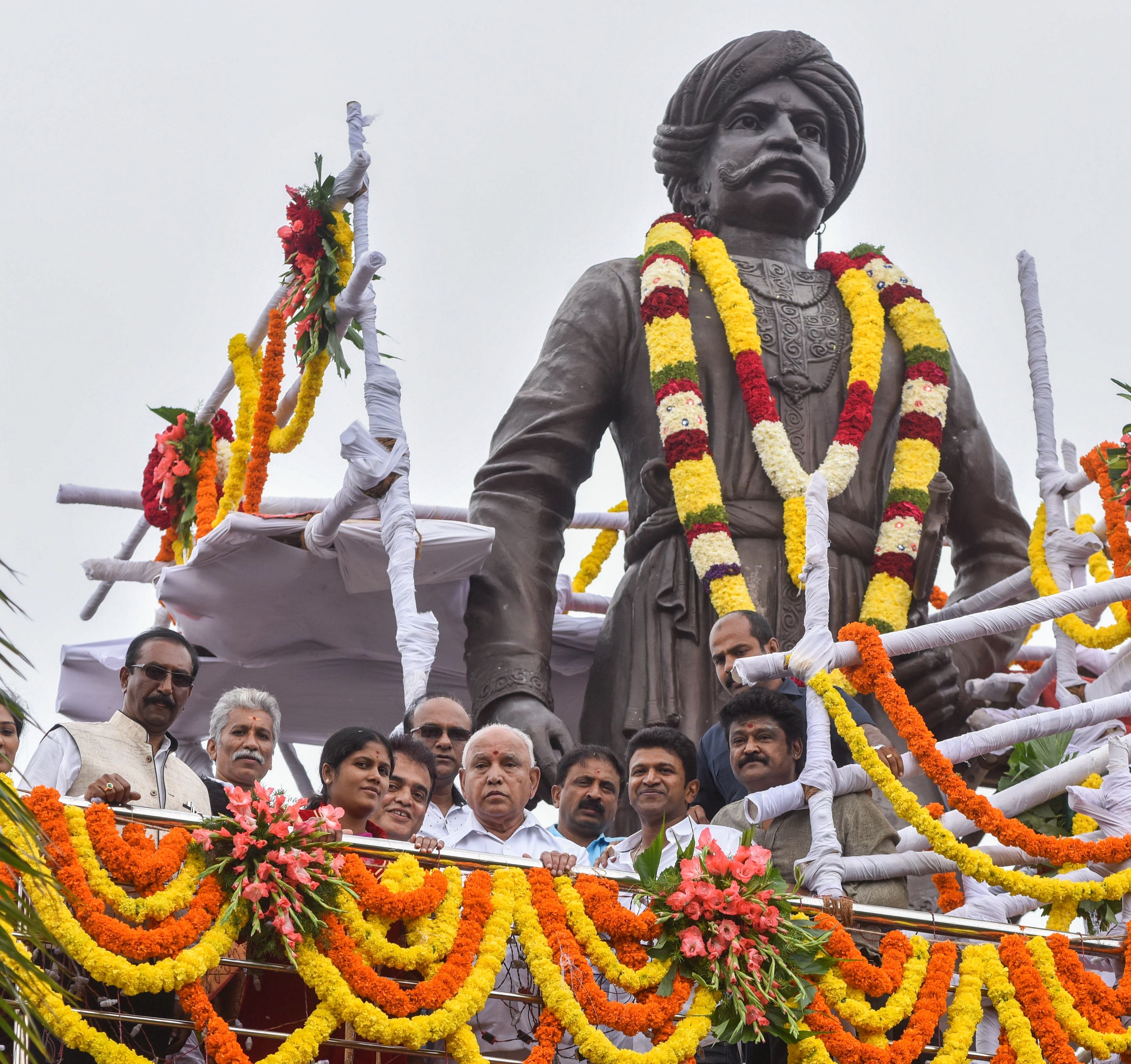 A Nadaprabhu Kempegowda statue is seen as part of Kempegowda Day celebrations at Mekhri circle in Bengaluru (image for representation only). Credit: DH Photo