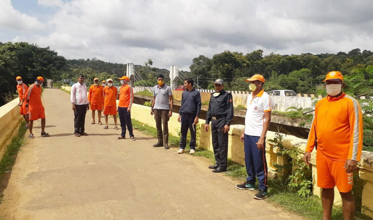 NDRF team visited vulnerable areas in Siddapura.