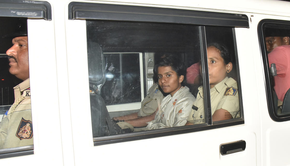 Amulya Leona (centre). Photo: DH/Janardhana B K