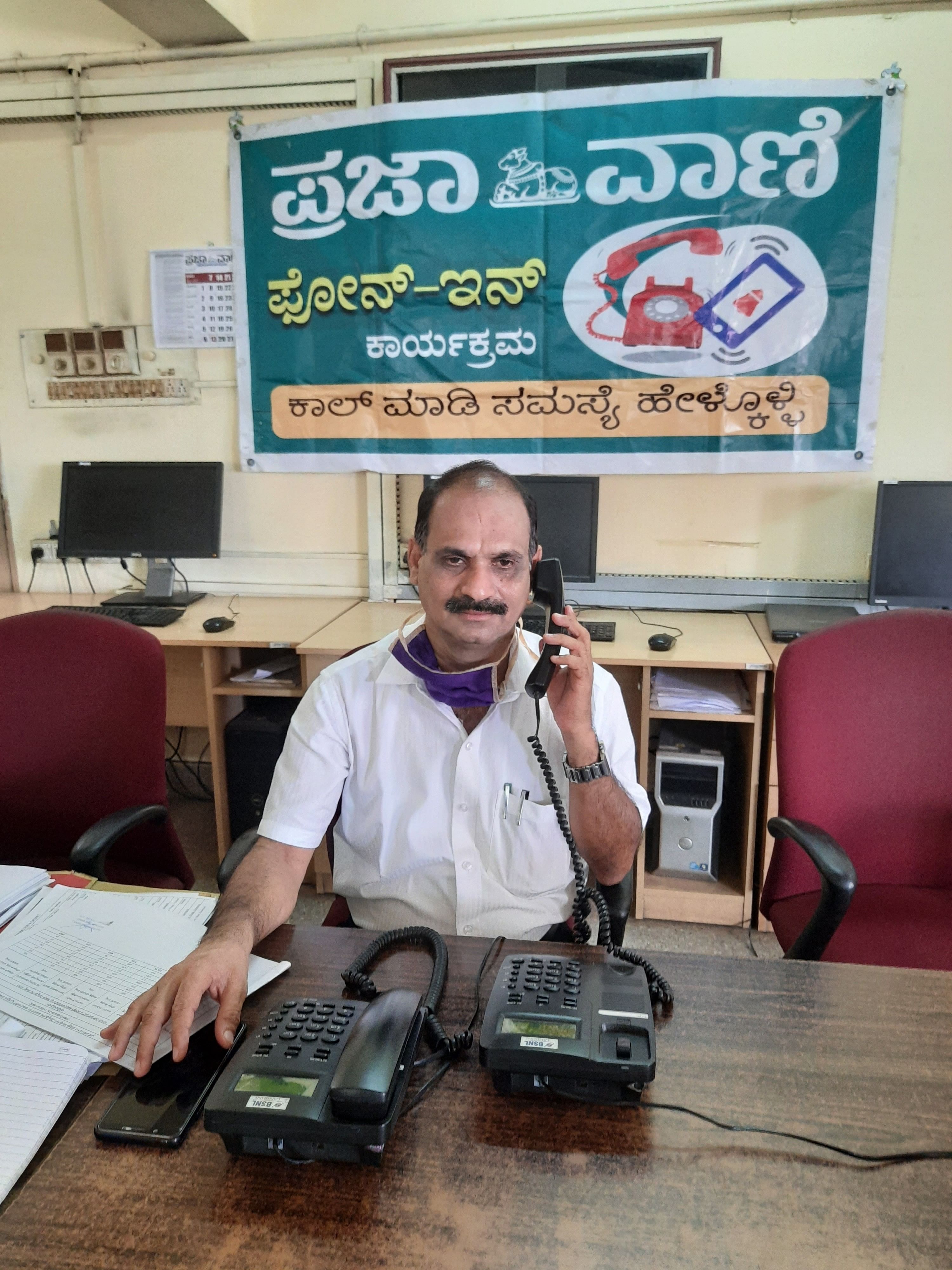 DDPI Malleswamy during the phone-in programme organised by Prajavani, at PV-DH editorial office in Mangaluru on Tuesday. (DH Photo)