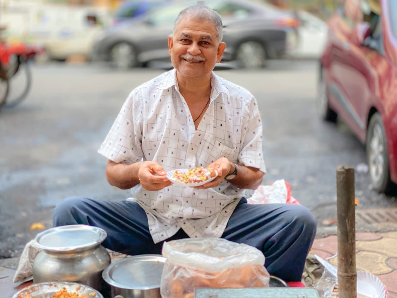 For close to five decades, Bhagvati Yadav sold pani-puris in the upscale Nepean Sea Road area of Mumbai. Credit: DH Photo
